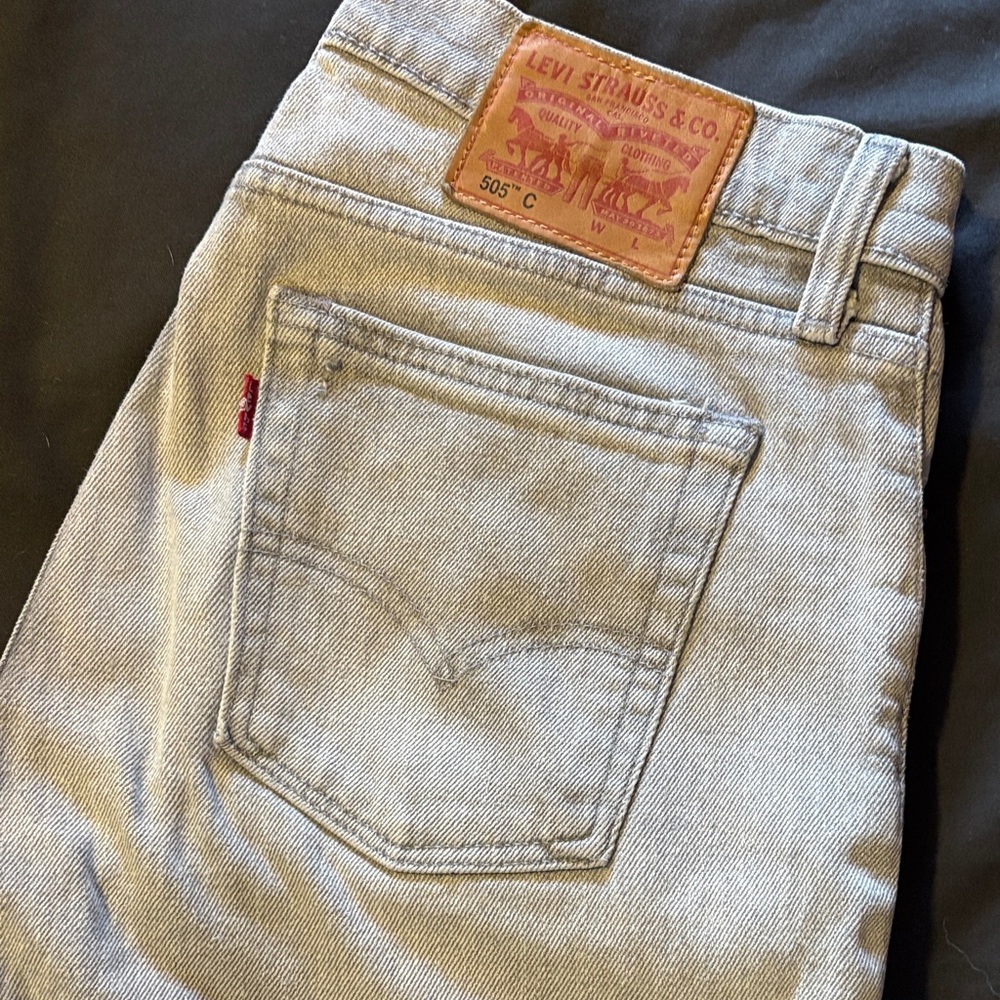 Levi's Distressed Gray Jeans 27x32